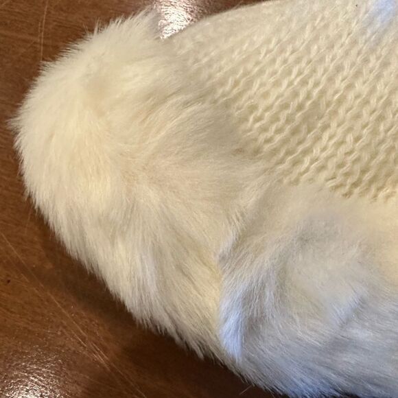 Knit hat with fur band excellent condition clean & fresh - Picture 10 of 13